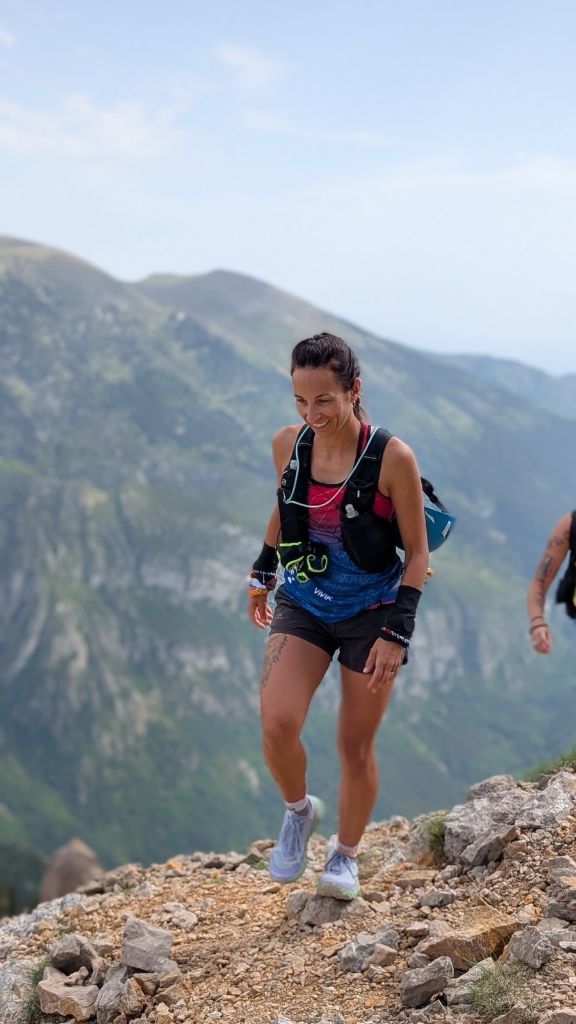 Laura en trail running pels Pirineus - Sortides guiades